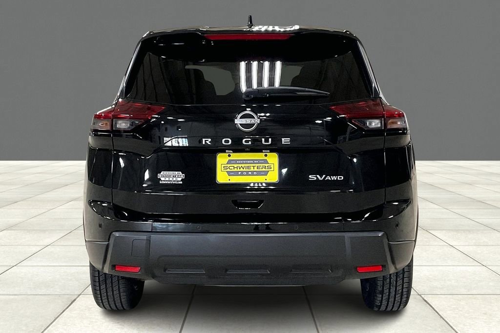 Used 2024 Nissan Rogue SV image 4