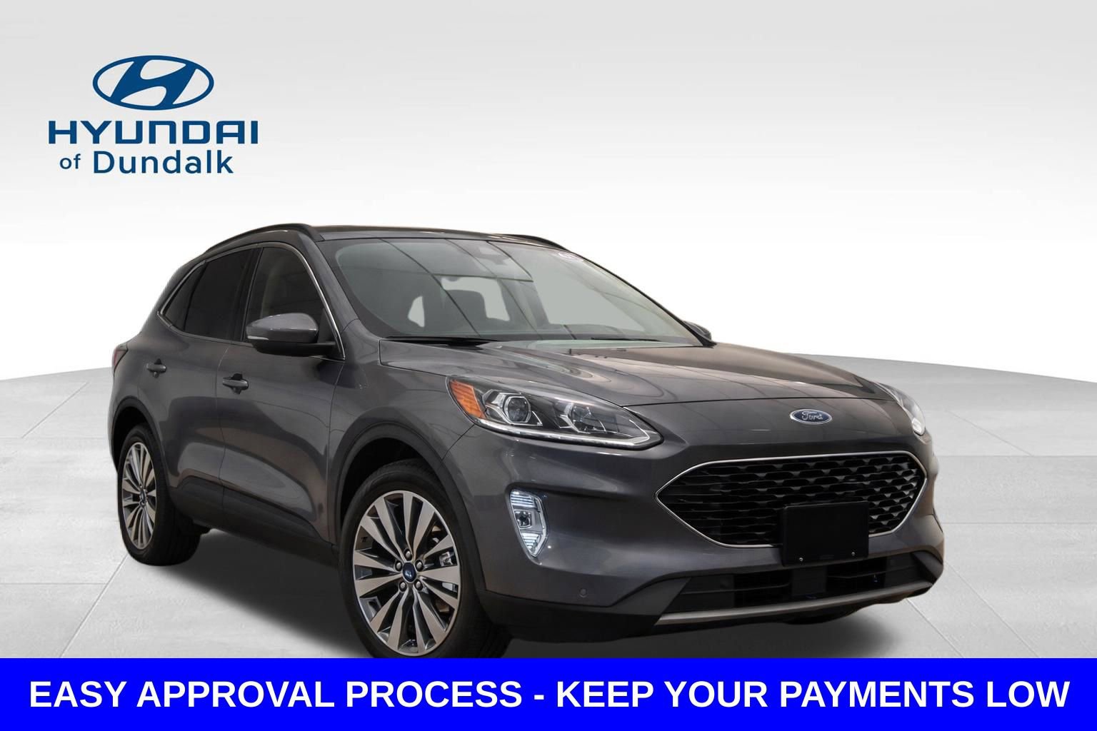 Used 2020 Ford Escape Titanium w/ Titanium Premium Package 2.0 FWD image 3