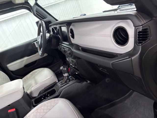 Used 2023 Jeep Gladiator Overland AWD/4WD image 16