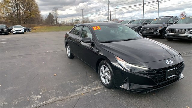 Used 2023 Hyundai Elantra SE image 7