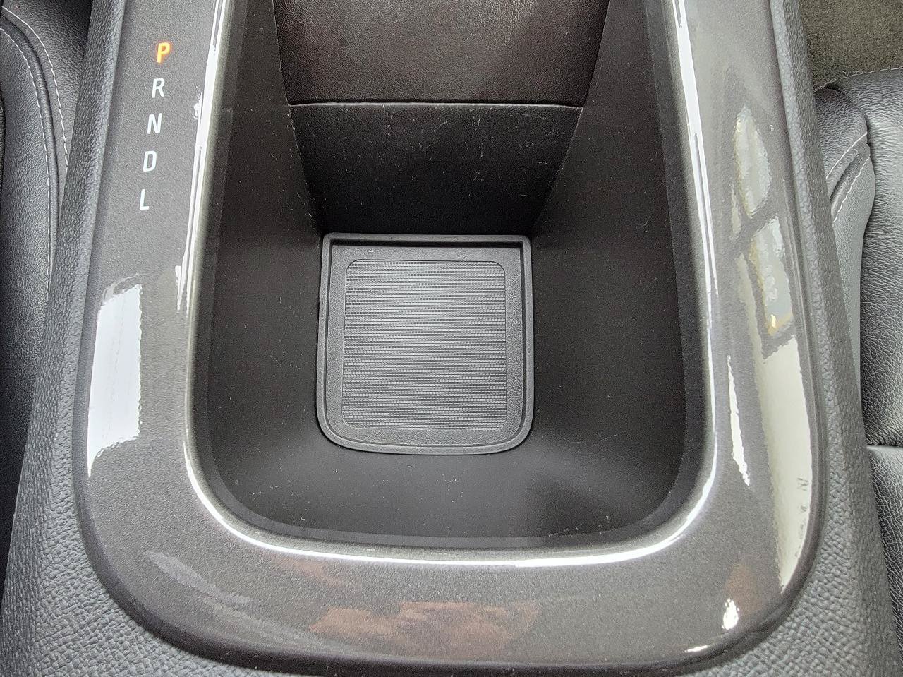 Used 2015 Chevrolet Volt Premium w/ Premium Trim Package FWD image 35
