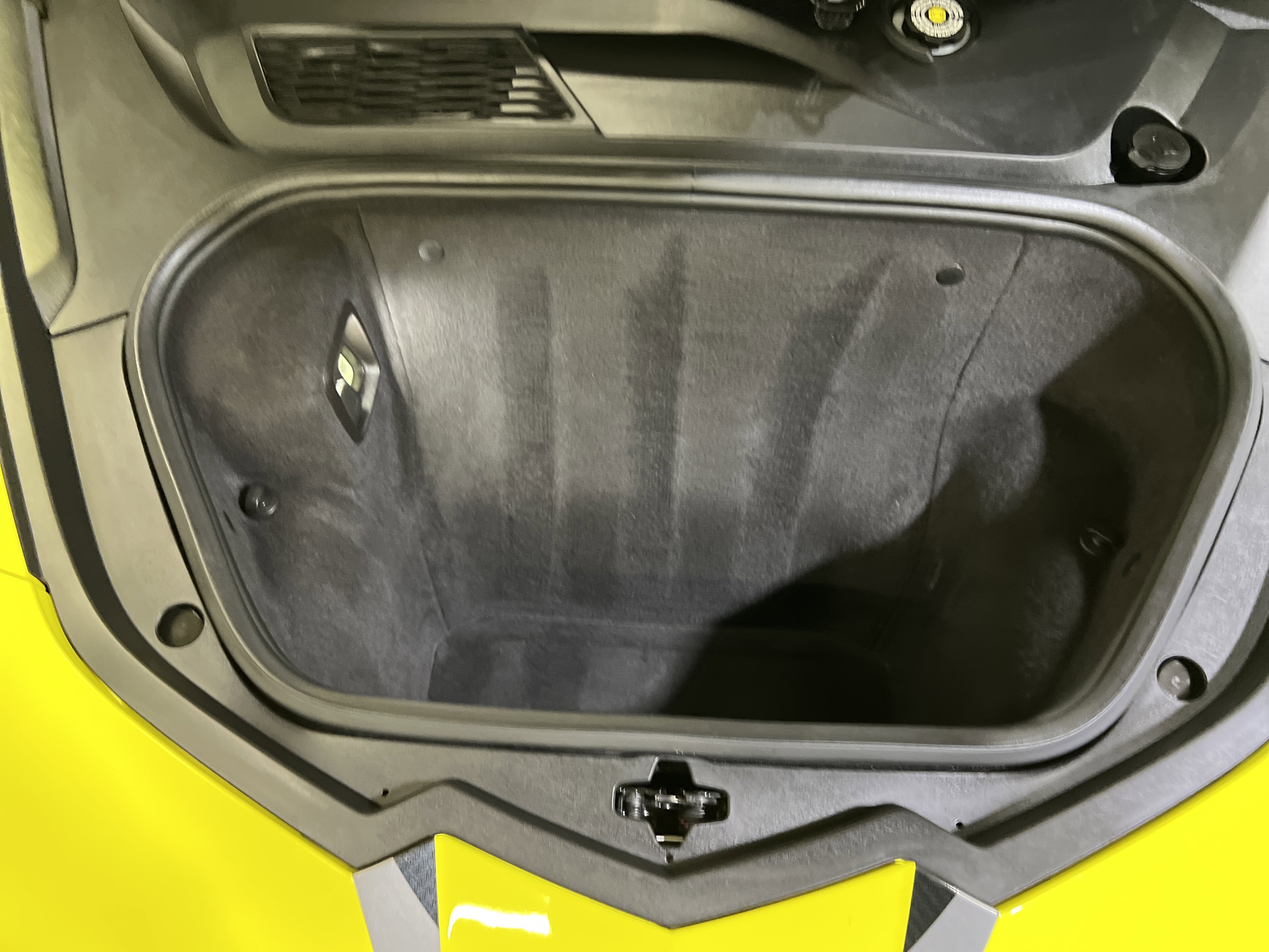 Used 2021 Chevrolet Corvette Stingray Preferred Cpe w/ Z51 Performance Package RWD image 14