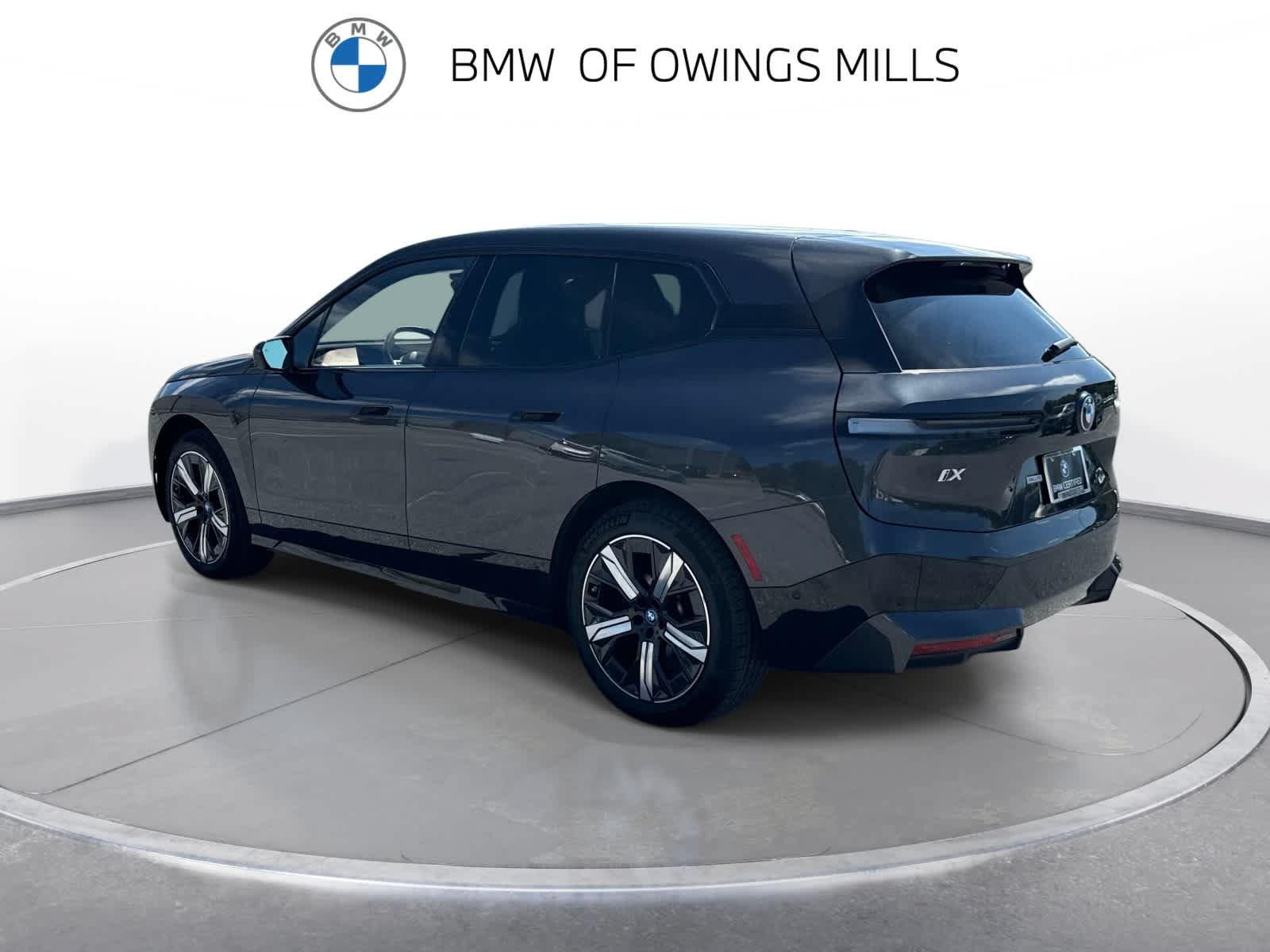 Used 2024 BMW iX xDrive50 w/ Premium Package AWD/4WD image 6