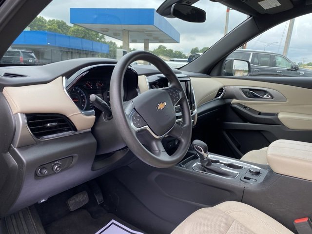 Used 2022 Chevrolet Traverse LS image 25