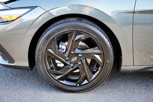 Certified 2026 Hyundai Elantra Sport FWD image 15