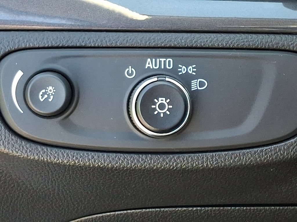 Certified 2021 Buick Encore Preferred AWD/4WD image 23