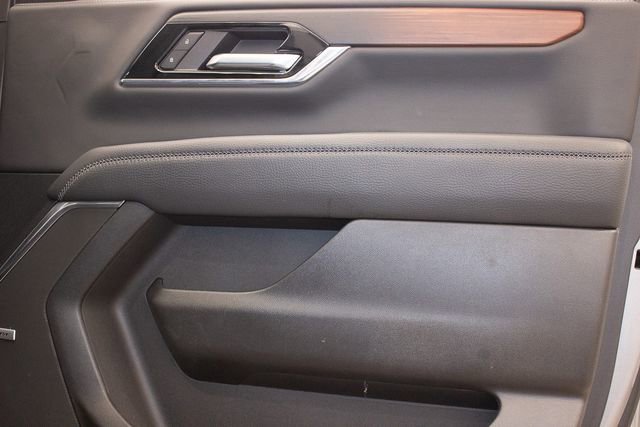Used 2025 GMC Yukon Denali image 11