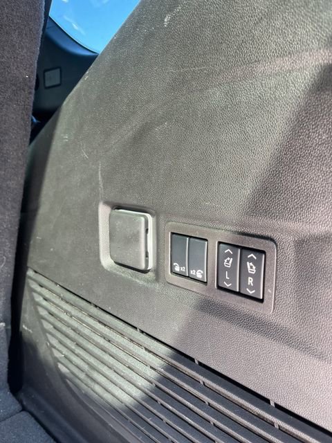 Used 2024 Chevrolet Tahoe RST w/ Luxury Package image 18