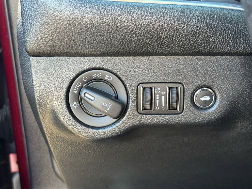 Used 2017 Dodge Challenger SXT Plus image 25