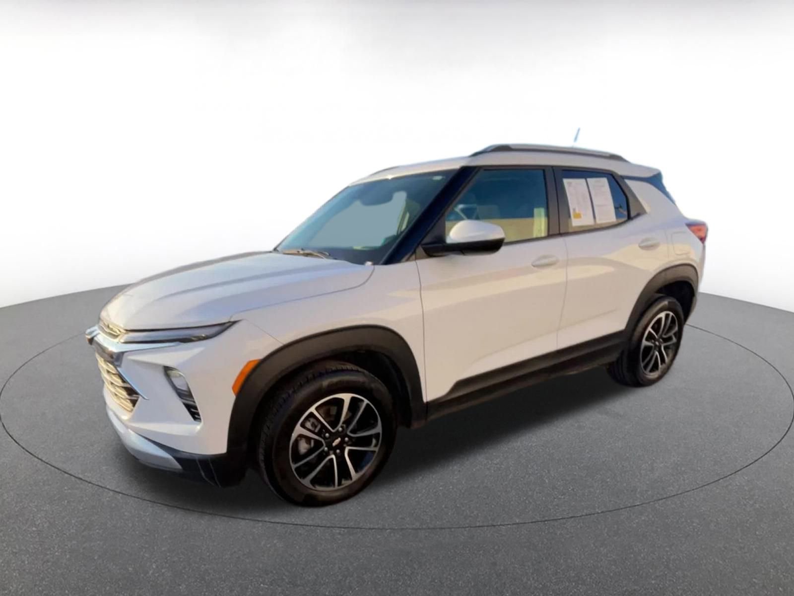 Used 2025 Chevrolet TrailBlazer LT FWD image 6