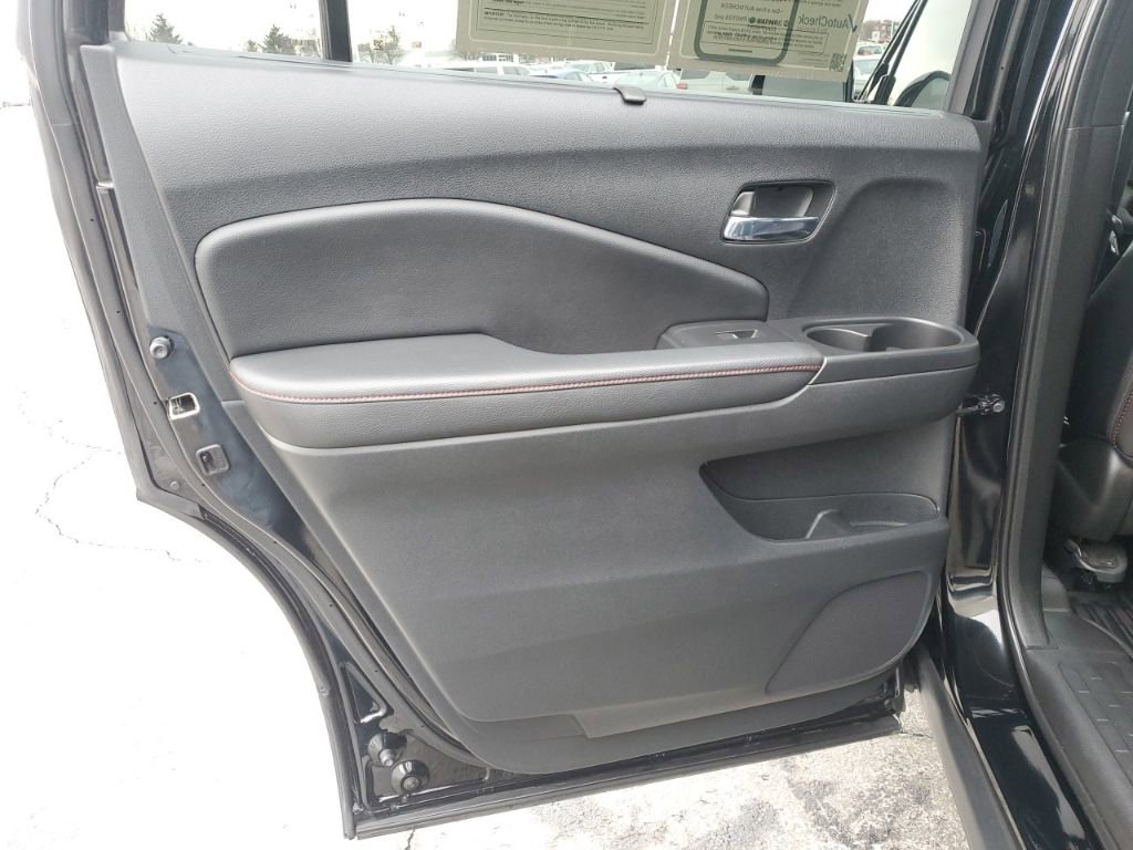 Used 2020 Honda Pilot Black Edition image 34