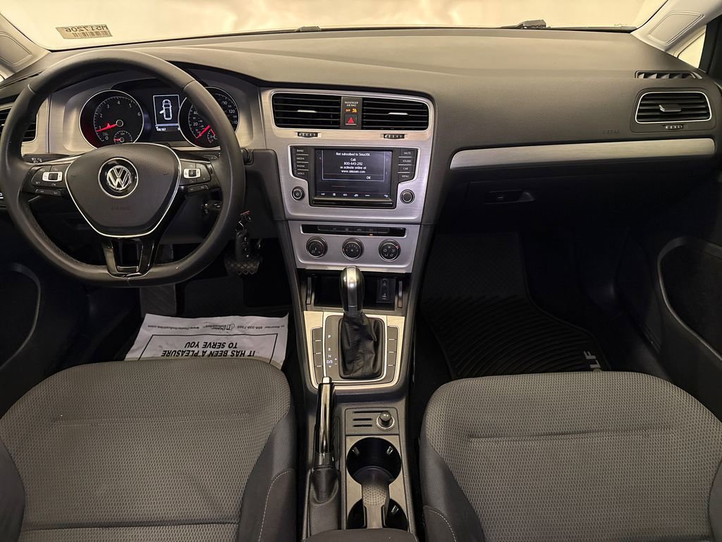 Used 2016 Volkswagen Golf S image 12