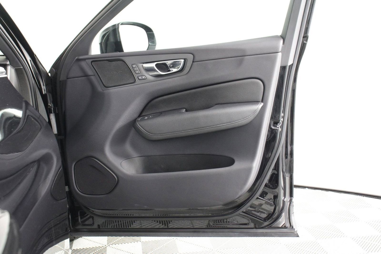 Used 2019 Volvo XC60 T5 Inscription FWD image 21