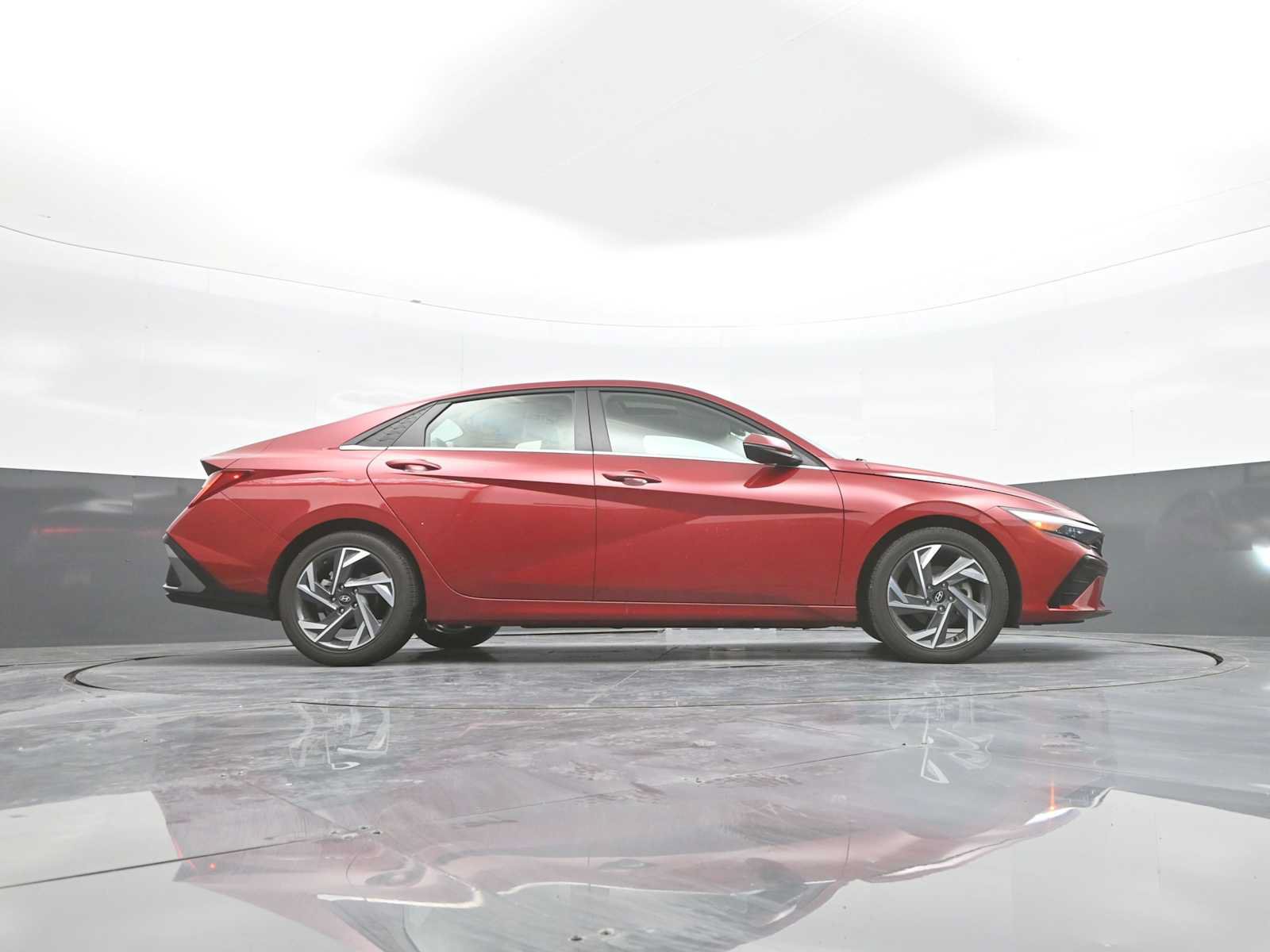 Used 2025 Hyundai Elantra Limited FWD image 49