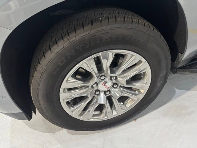 Used 2025 GMC Yukon XL Denali AWD/4WD image 41
