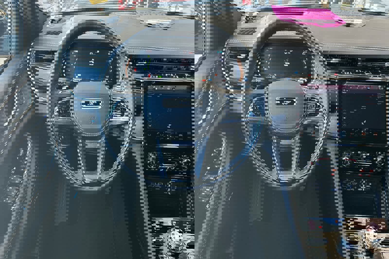 Used 2022 Jeep Grand Cherokee Overland w/ Advanced Protech Group III image 16