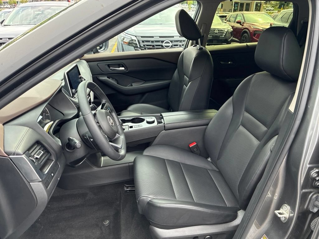 Certified 2023 Nissan Rogue SV w/ SV Premium B Package AWD/4WD image 16