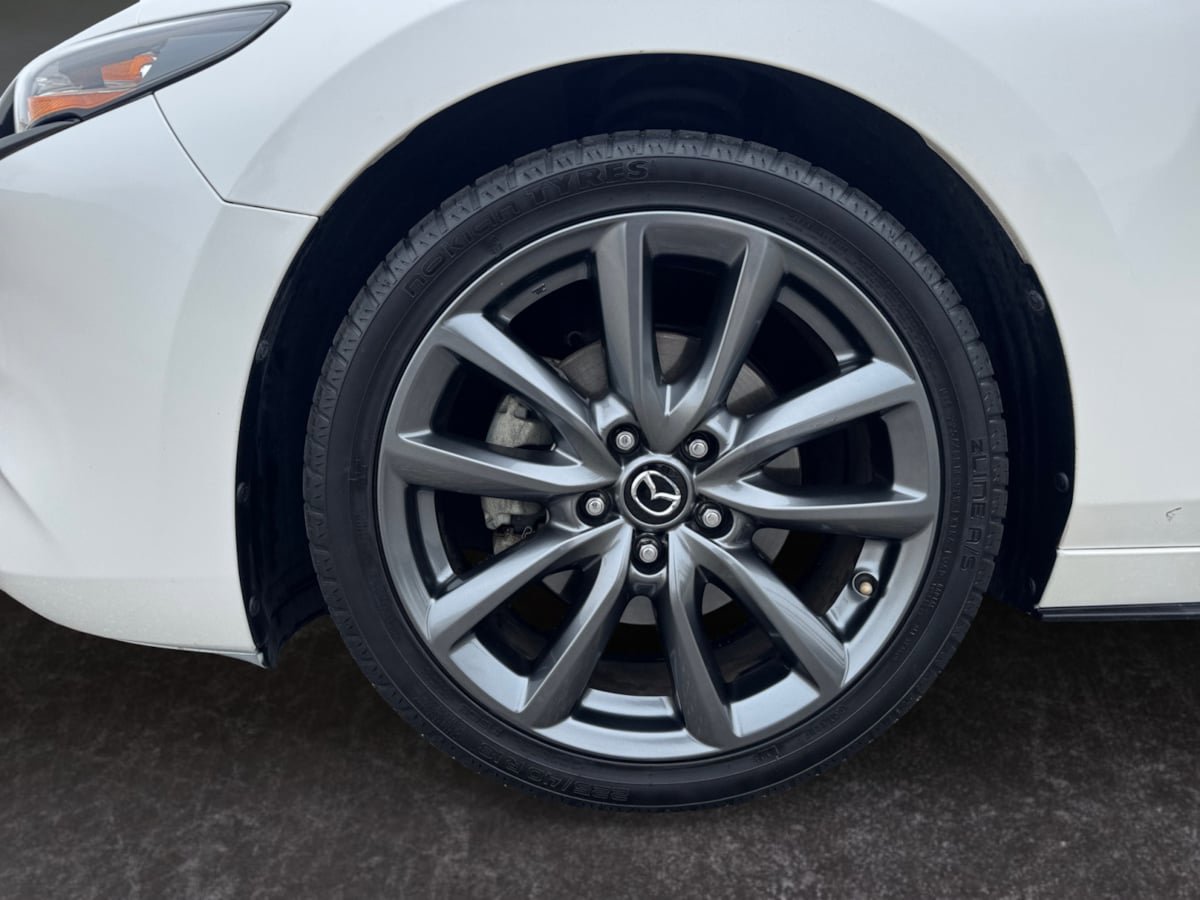 Used 2019 MAZDA MAZDA3 AWD Hatchback w/ Preferred Pkg image 9