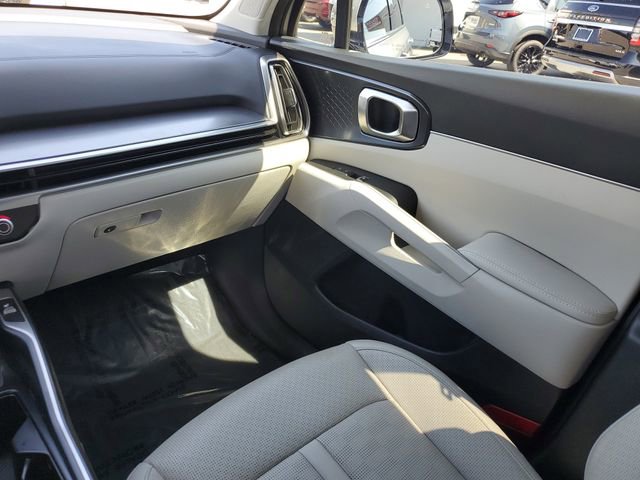 Used 2025 Kia Sorento S w/ Panoramic Sunroof Package image 10