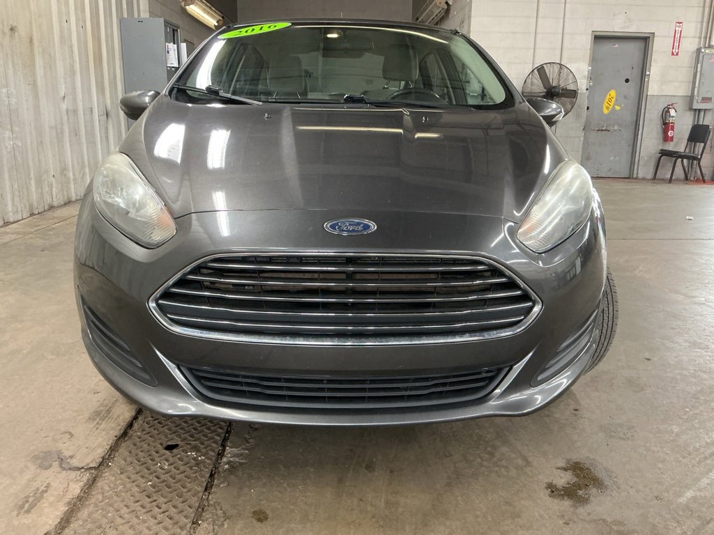 Used 2016 Ford Fiesta SE image 2