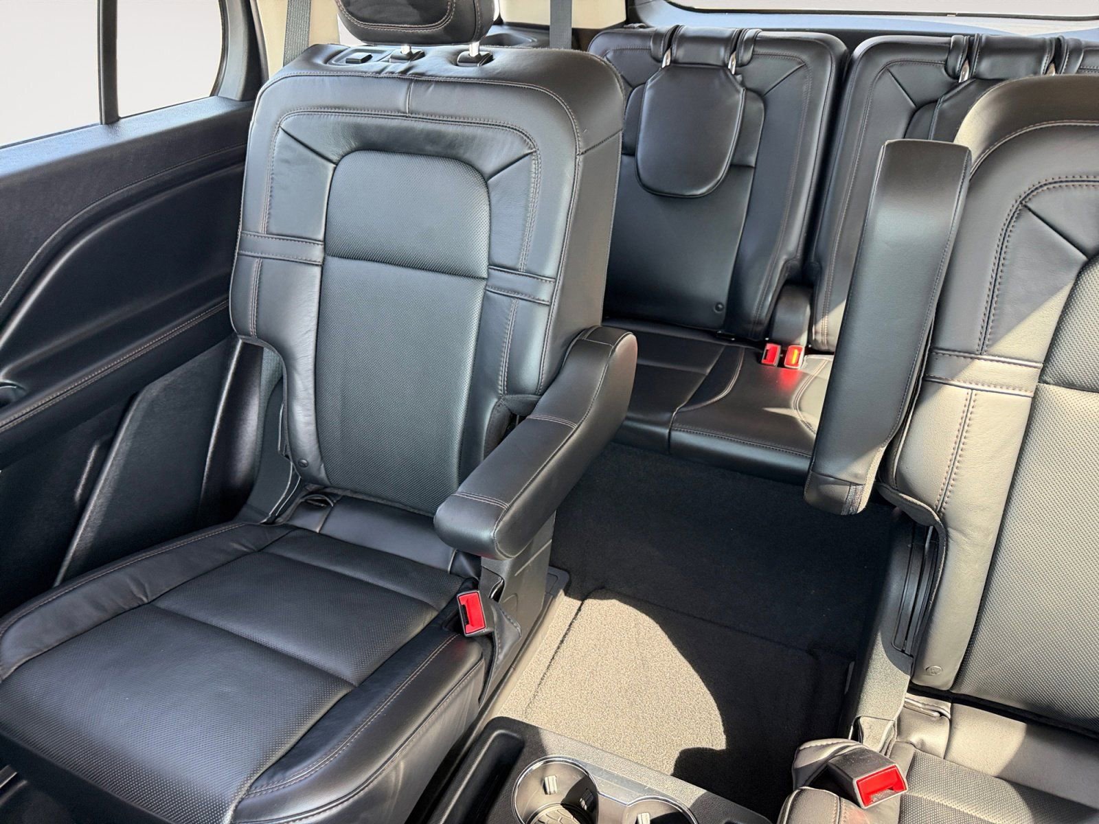 Used 2021 Lincoln Aviator Reserve w/ Equipment Group 201A image 13