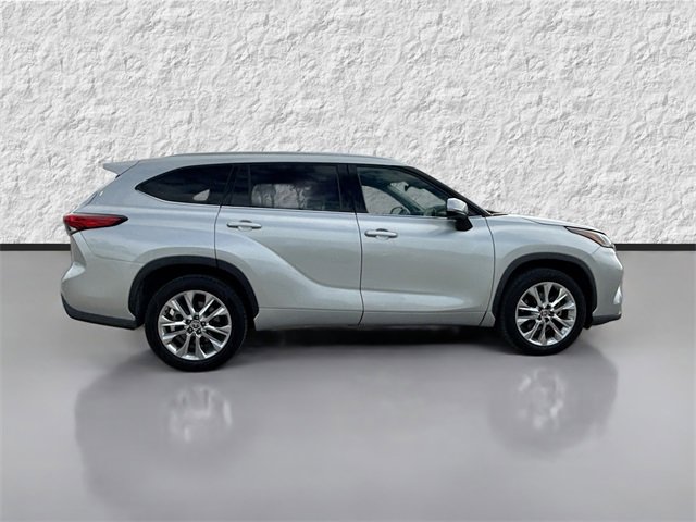 Used 2020 Toyota Highlander Limited image 2
