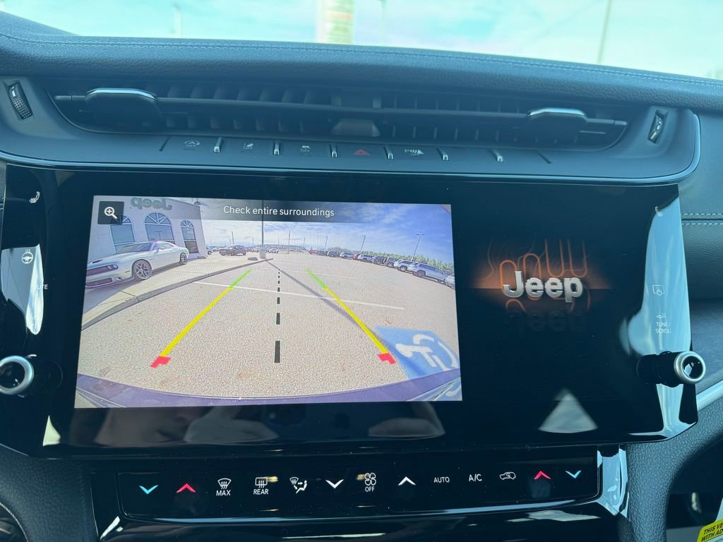 New 2026 Jeep Grand Cherokee Limited AWD/4WD image 17
