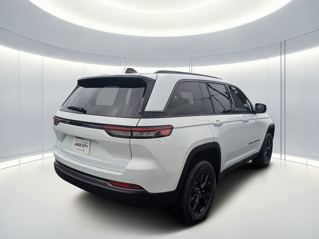 New 2026 Jeep Grand Cherokee Altitude RWD image 4