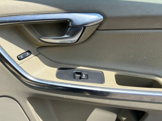 Used 2013 Volvo XC60 T6 AWD/4WD image 34