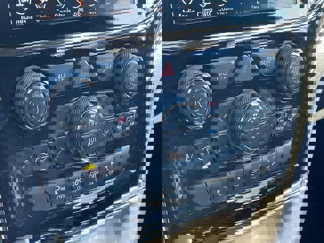 Used 2021 Jeep Grand Cherokee Limited w/ Luxury Group II image 21