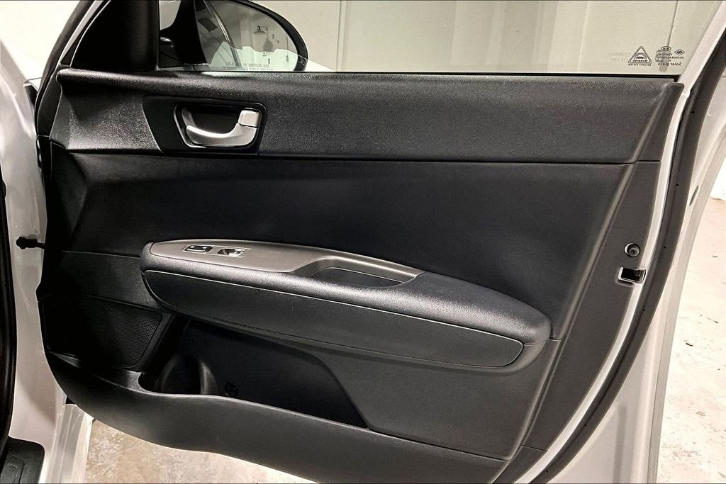 Used 2020 Kia Optima LX image 22