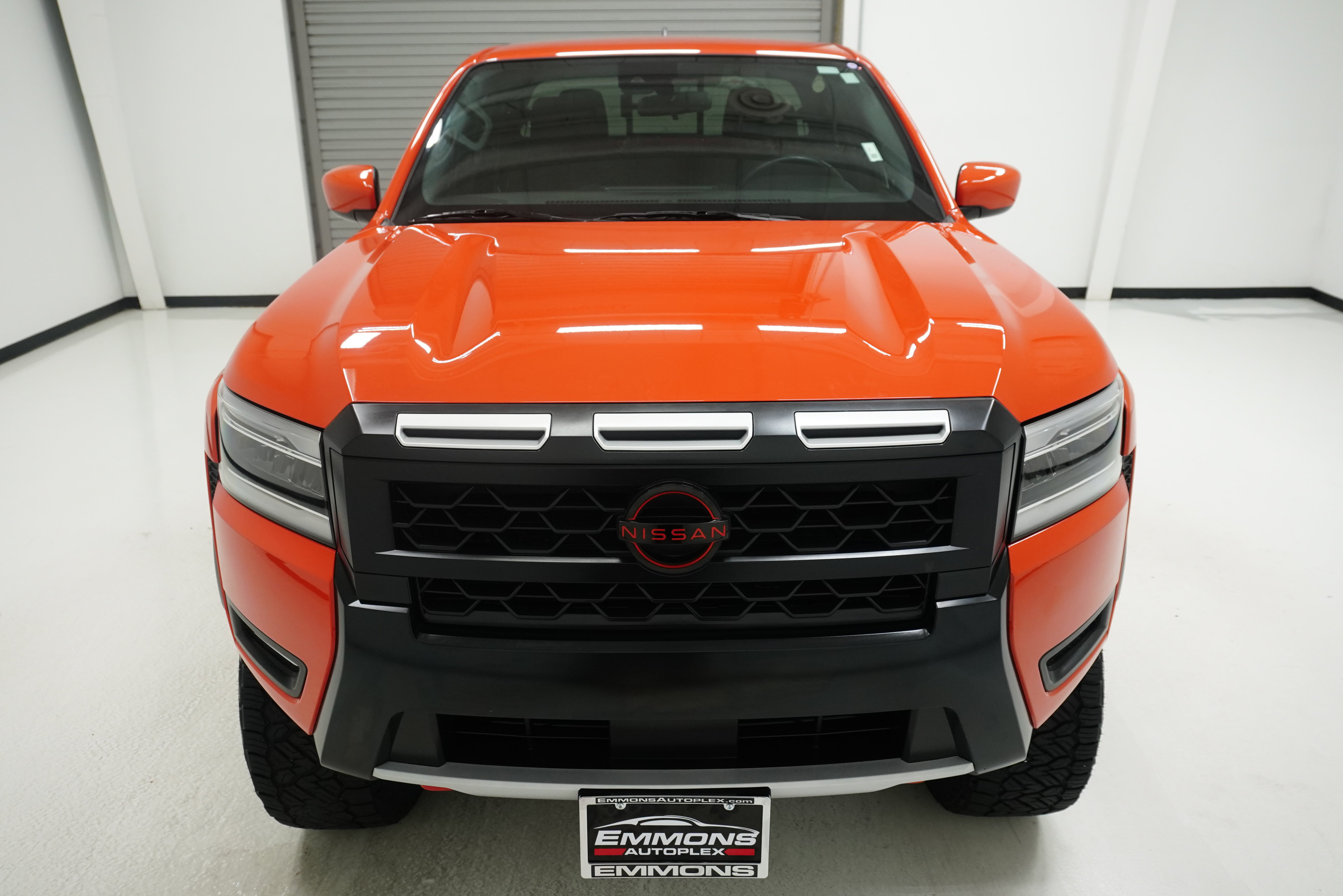 Used 2025 Nissan Frontier PRO-4X w/ Tow Package AWD/4WD image 2