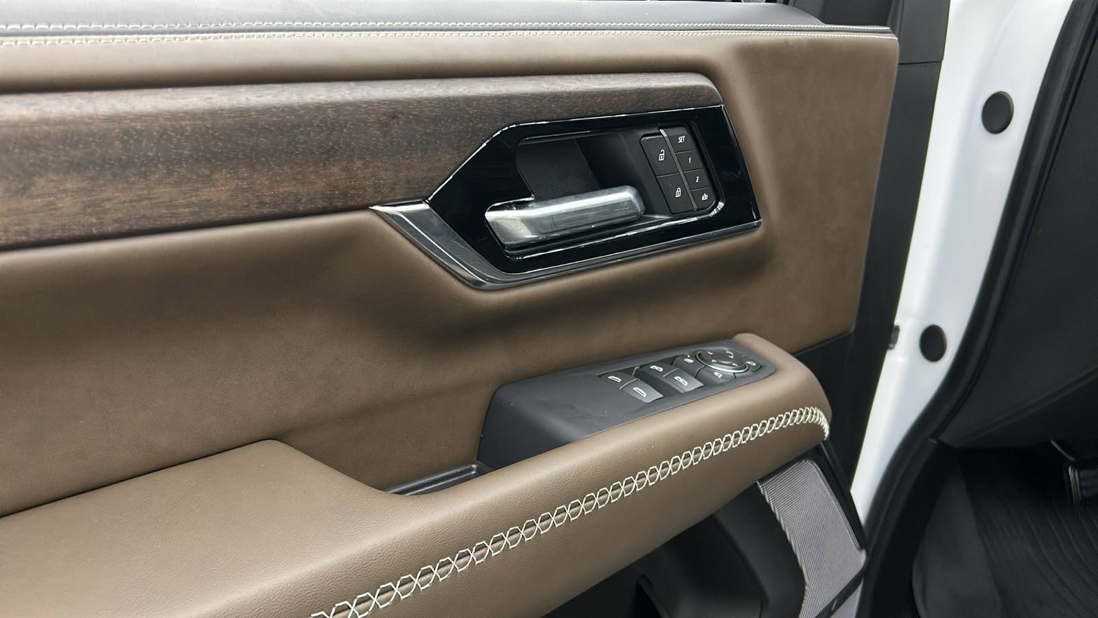 Used 2025 GMC Yukon XL Denali Ultimate image 20