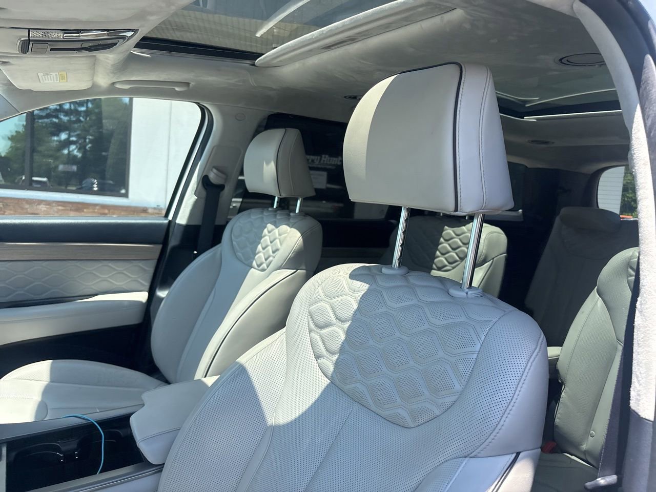 Used 2022 Hyundai Palisade Calligraphy w/ Cargo Package FWD image 3