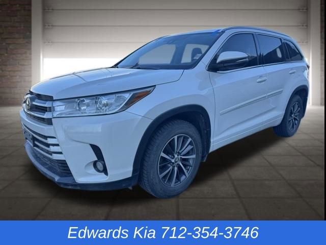 Used 2018 Toyota Highlander XLE w/ Protection Package #3 image 2