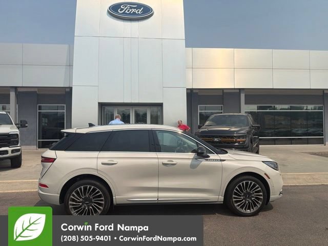 Used 2020 Lincoln Corsair Reserve w/ Equipment Group 201A FWD image 4