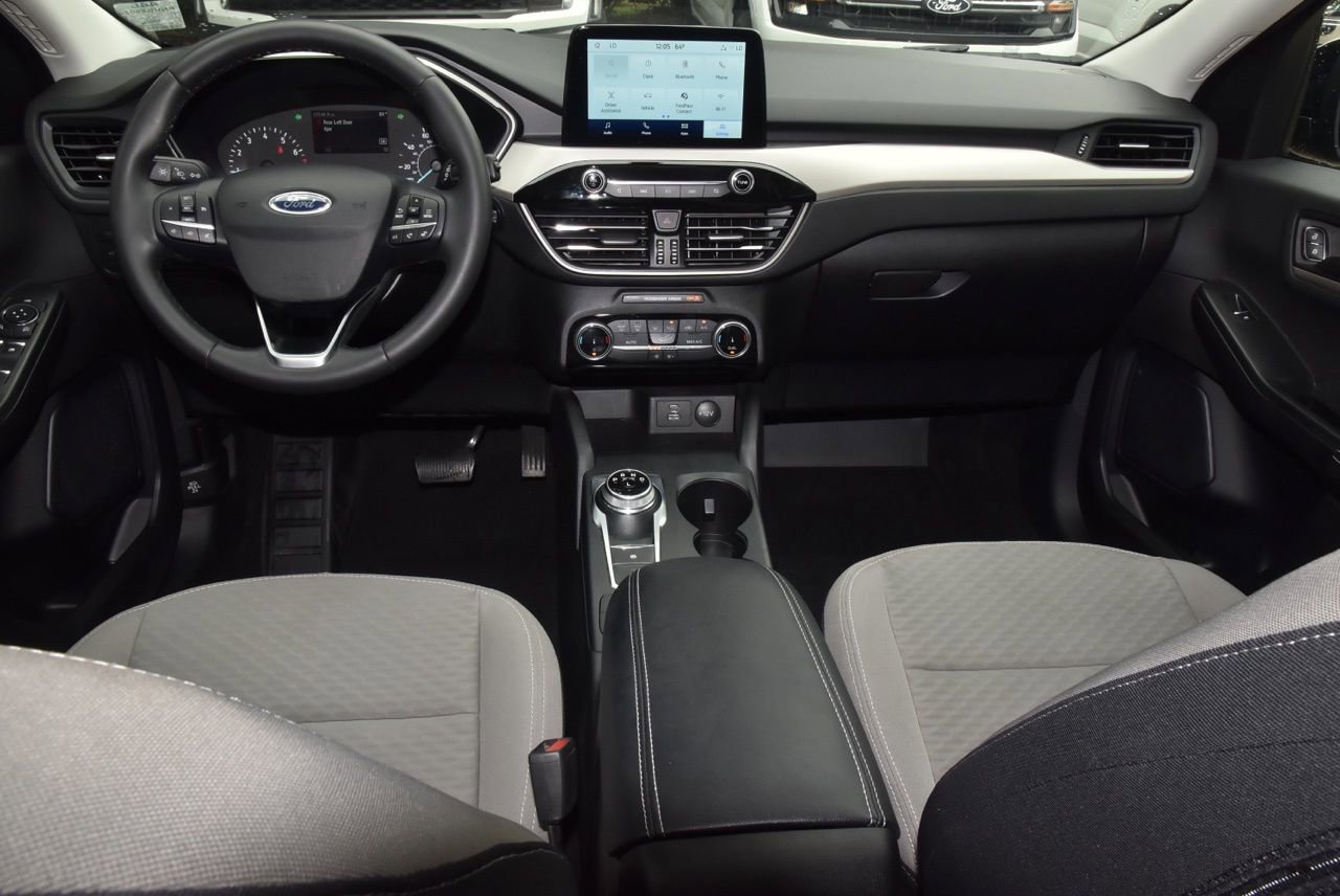 Used 2022 Ford Escape SE w/ SE Sport Appearance Package FWD image 16