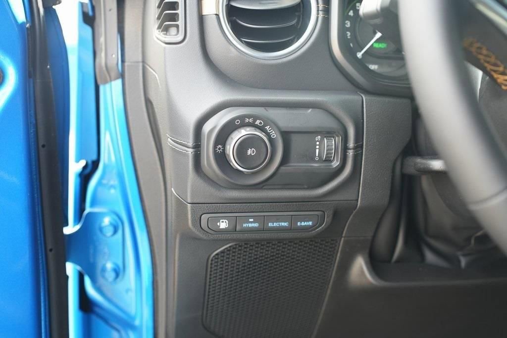 Used 2024 Jeep Wrangler Unlimited Sahara image 26