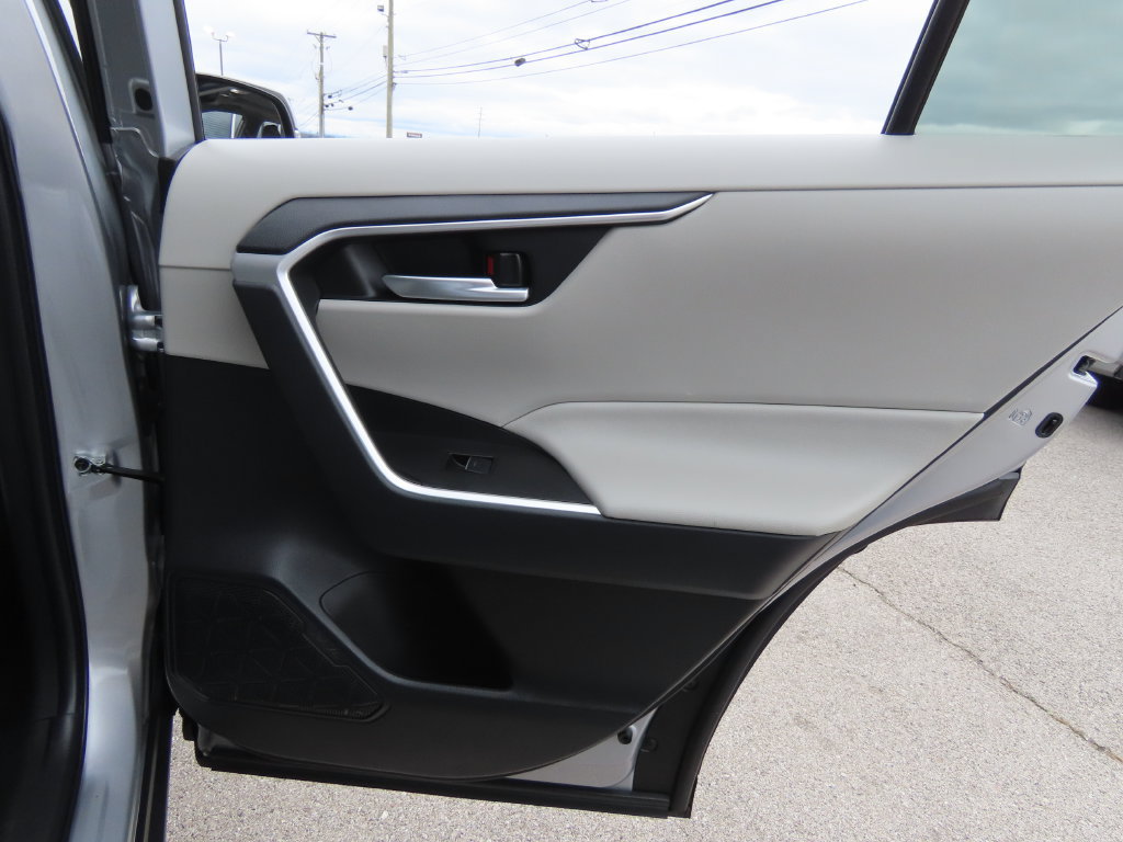 Used 2024 Toyota RAV4 XLE Premium AWD/4WD image 33