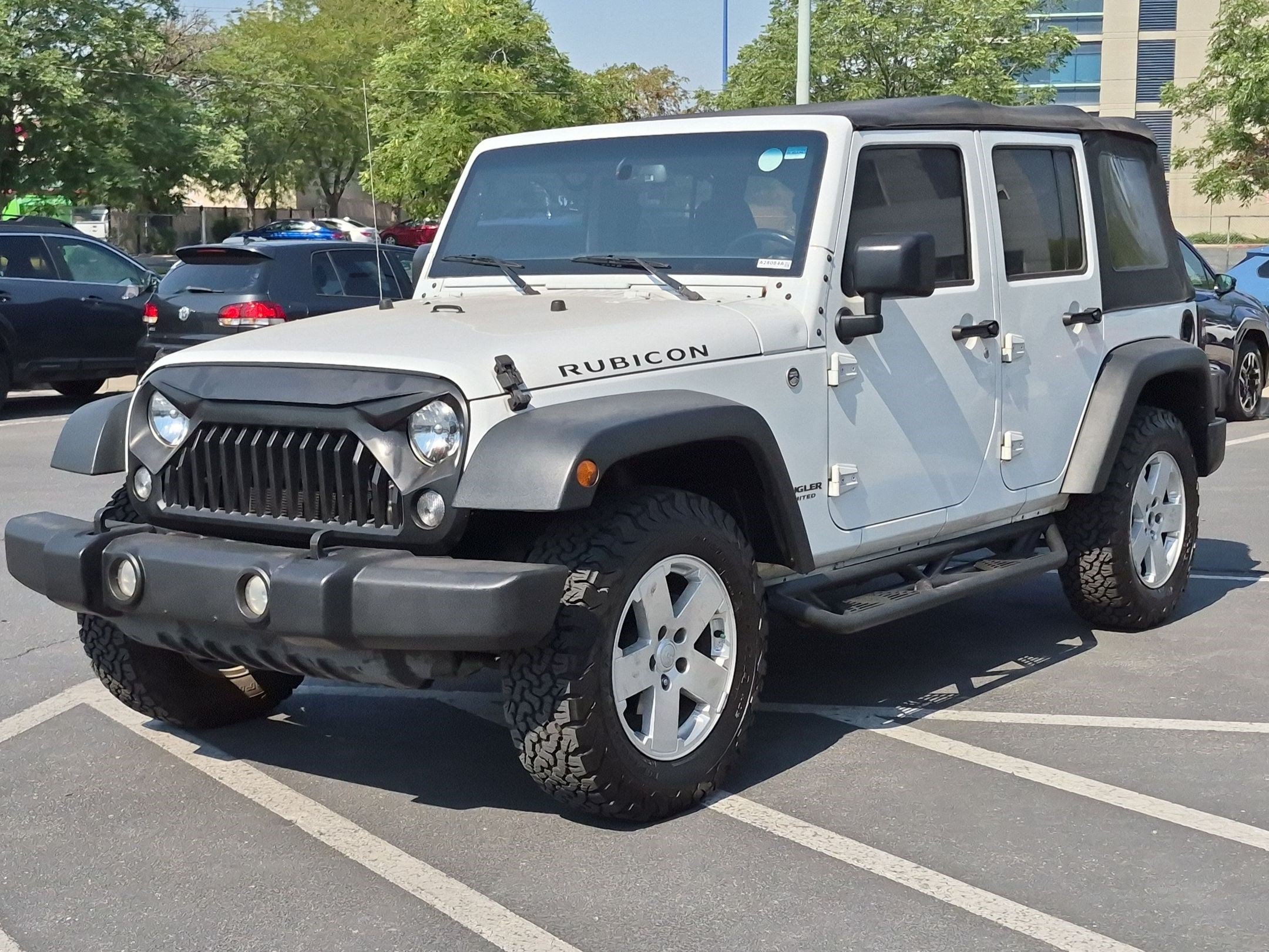 Used 2016 Jeep Wrangler Unlimited Rubicon w/ Connectivity Group AWD/4WD image 8
