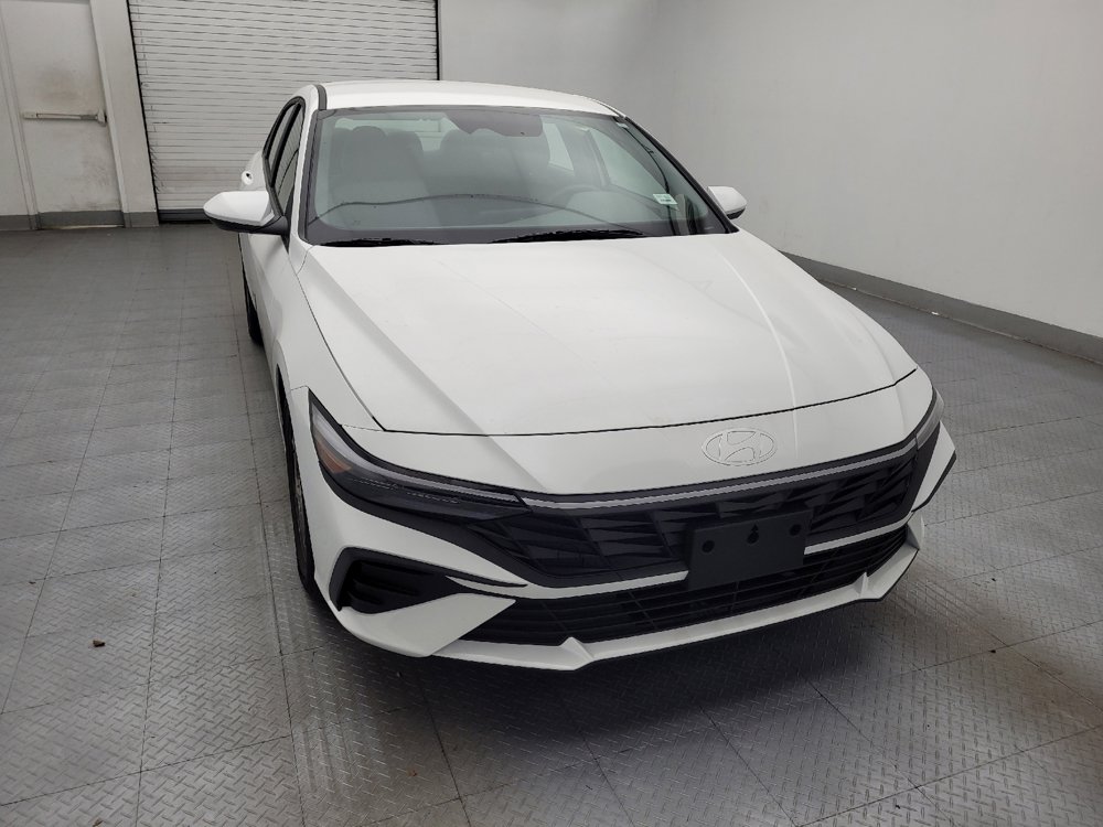 Used 2025 Hyundai Elantra SE image 14