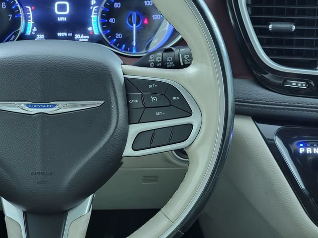 Used 2020 Chrysler Pacifica Limited FWD image 27
