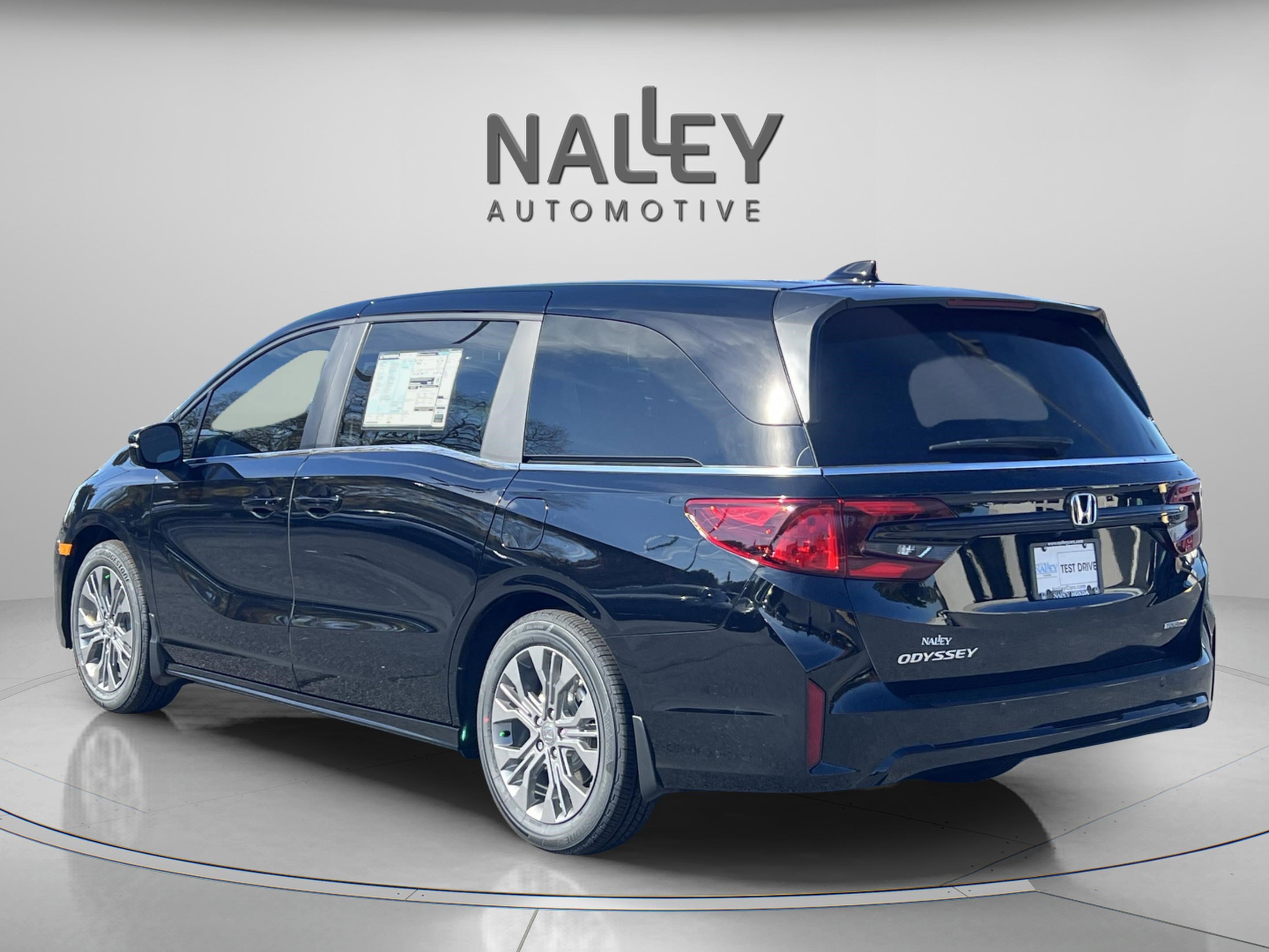 New 2026 Honda Odyssey Touring image 4