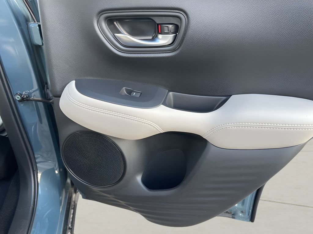 Used 2025 Honda HR-V LX image 32