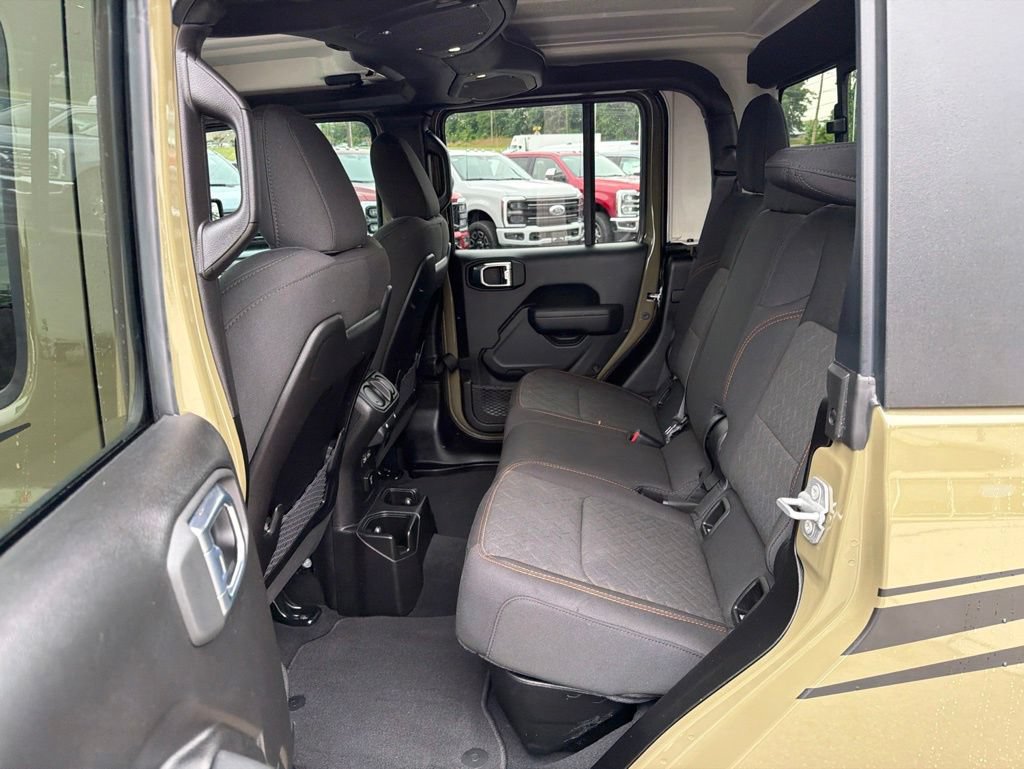 Used 2026 Jeep Gladiator Mojave AWD/4WD image 16
