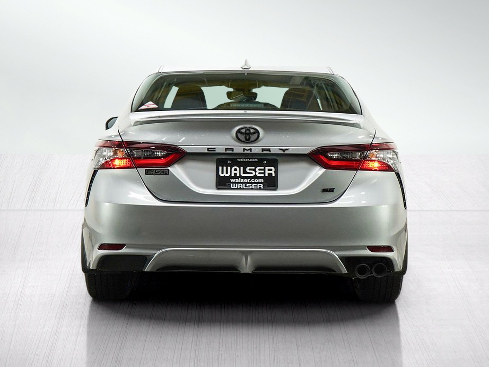 Used 2024 Toyota Camry SE FWD image 4