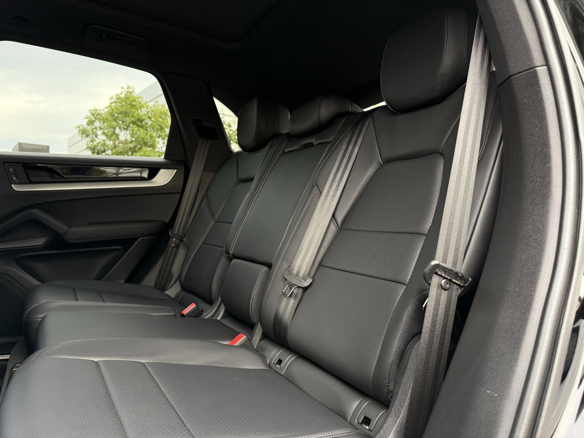 Certified 2024 Porsche Cayenne image 28