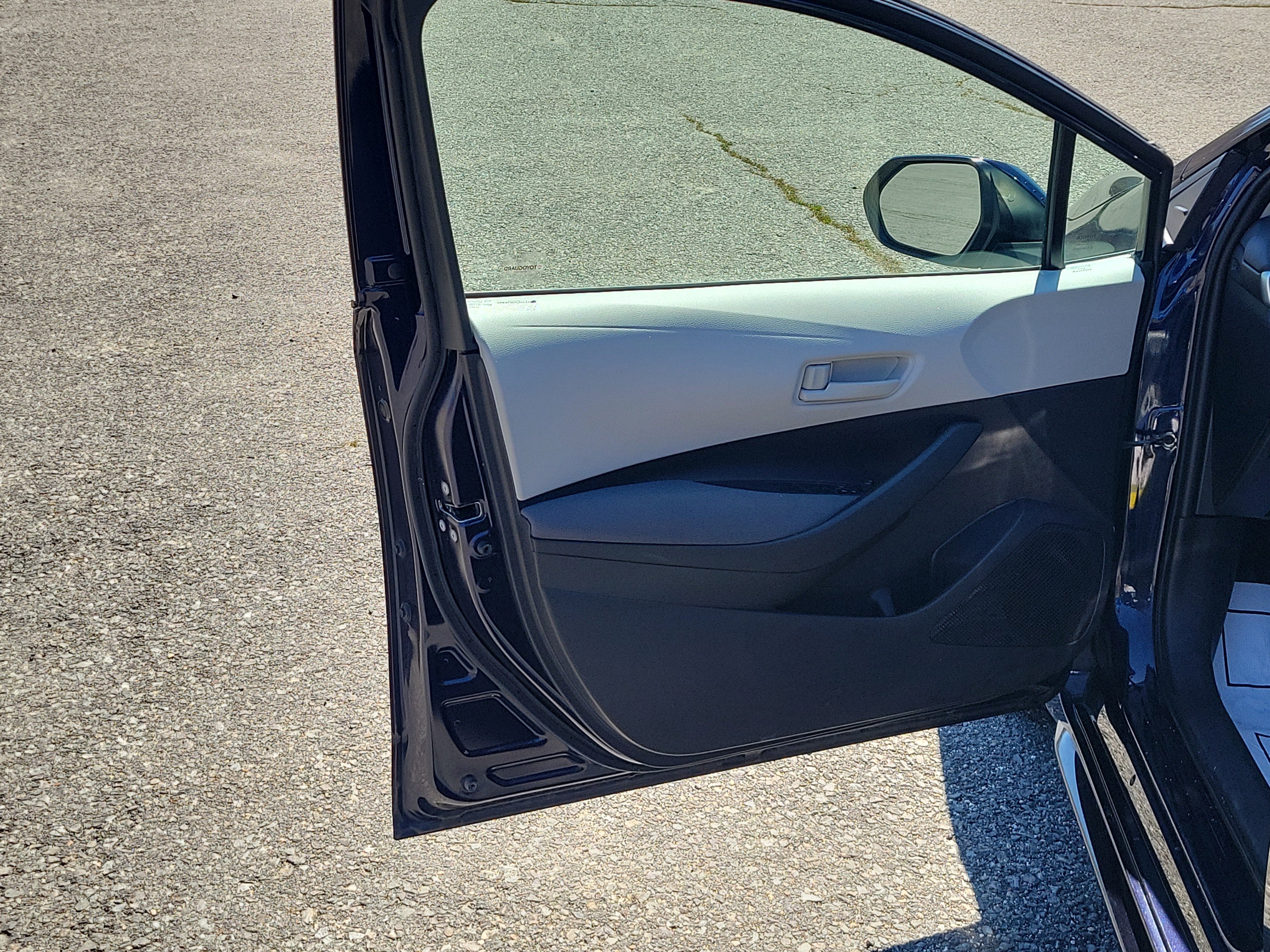 Used 2022 Toyota Corolla LE FWD image 15