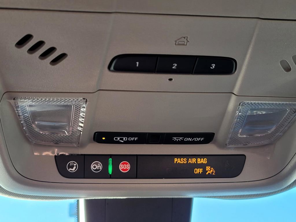 Used 2020 Chevrolet Equinox LT image 30