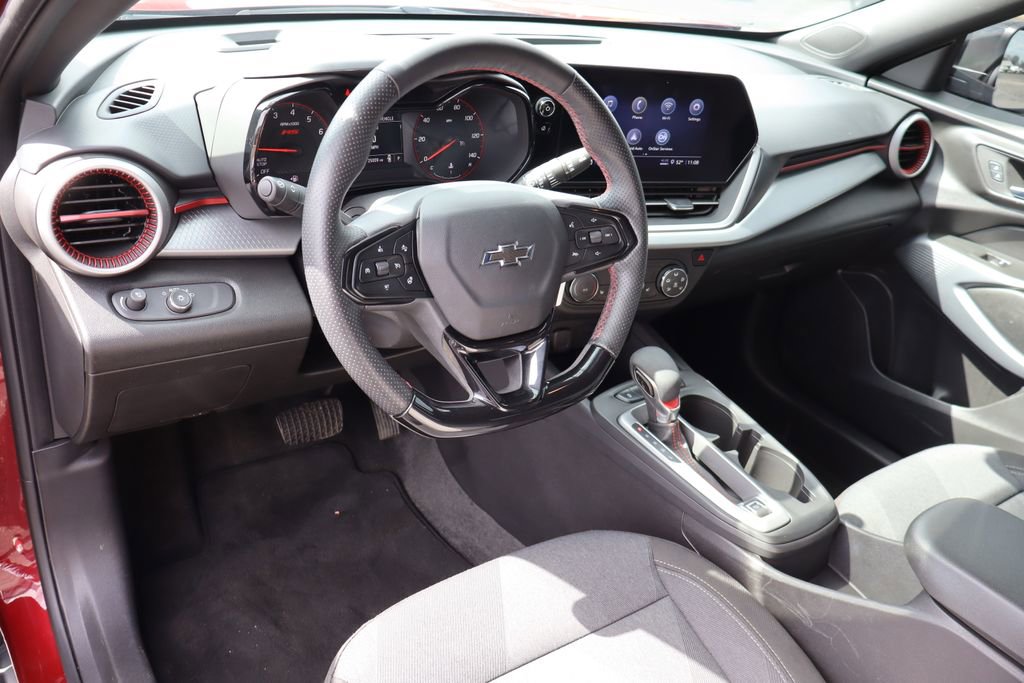 Used 2024 Chevrolet Trax RS w/ Driver Confidence Package FWD image 5